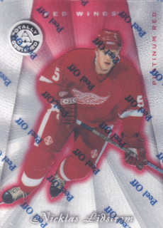 1997-98 Pinnacle Totally Certified - Nicklas Lidstrom - Platinum Red /6199 #75